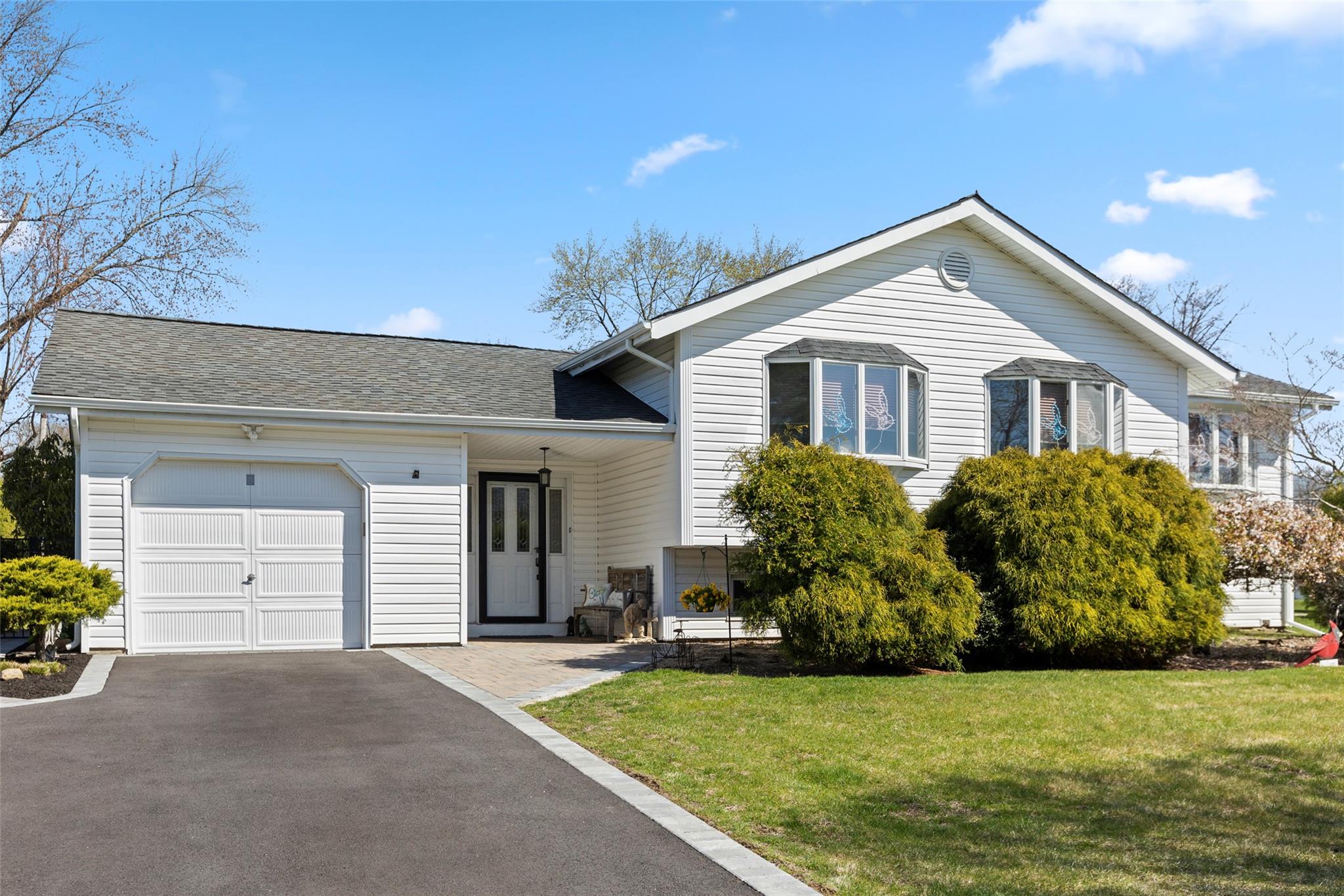 10 Holly Drive, East Northport, New York image 1
