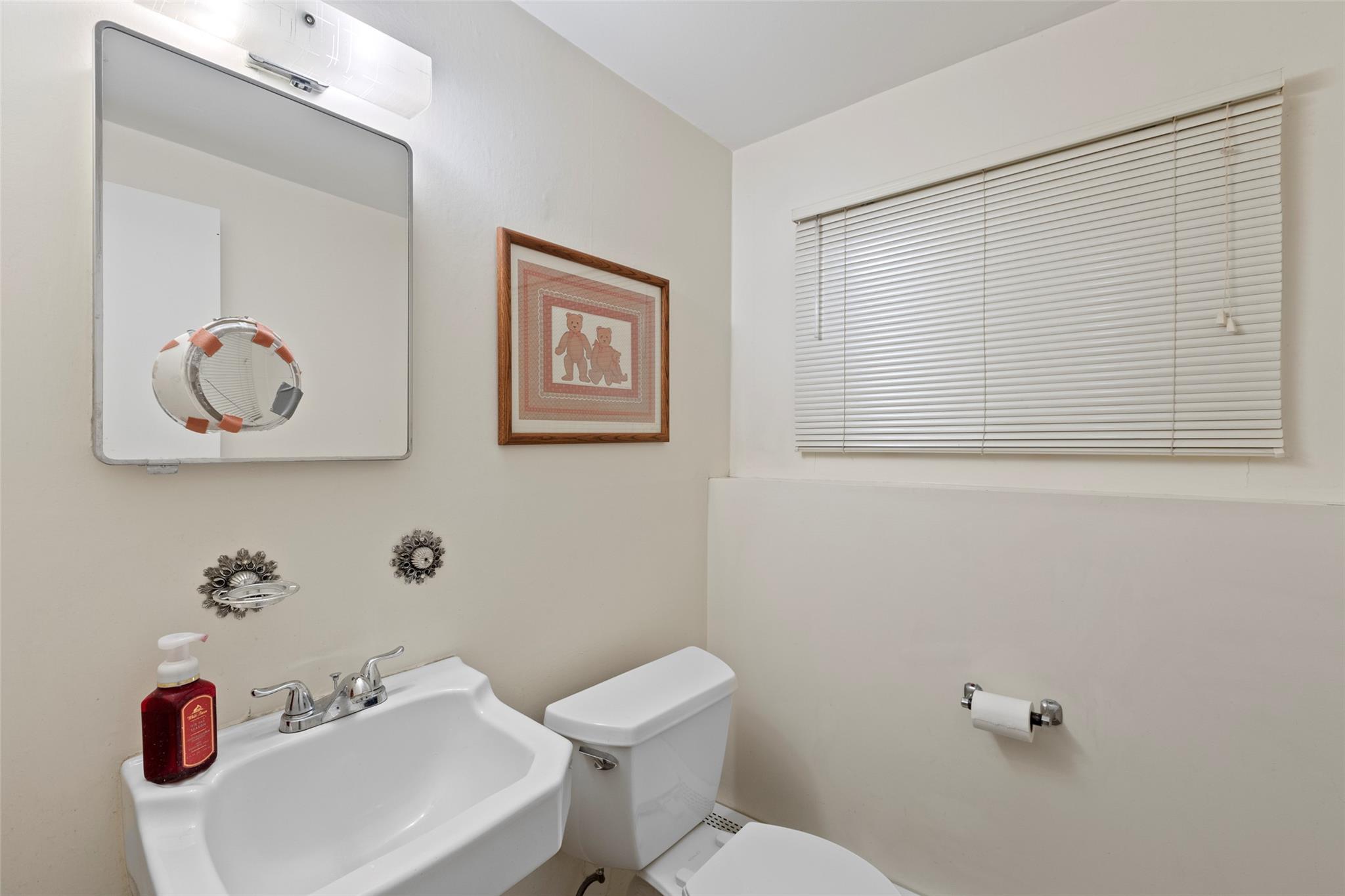 10 Holly Drive, East Northport, New York image 26