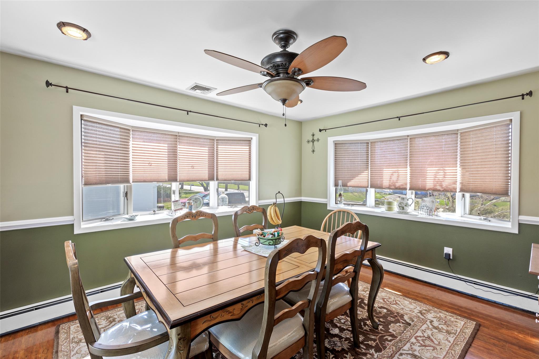 10 Holly Drive, East Northport, New York image 12