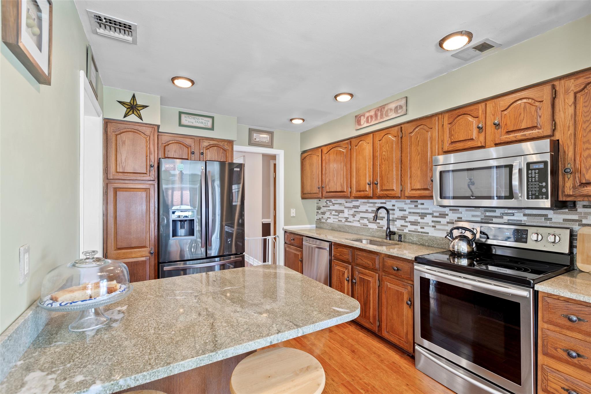 10 Holly Drive, East Northport, New York image 9