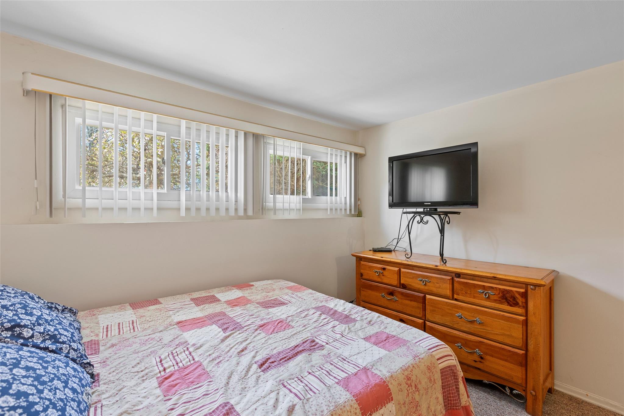 10 Holly Drive, East Northport, New York image 25