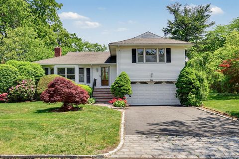 Homes For Sale - 70 Richbell Road<br/> White Plains, NY 10605