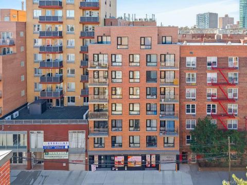 Condo For Sale - 143-16 41st Ave Ave #4E<br/> Flushing, NY 11355