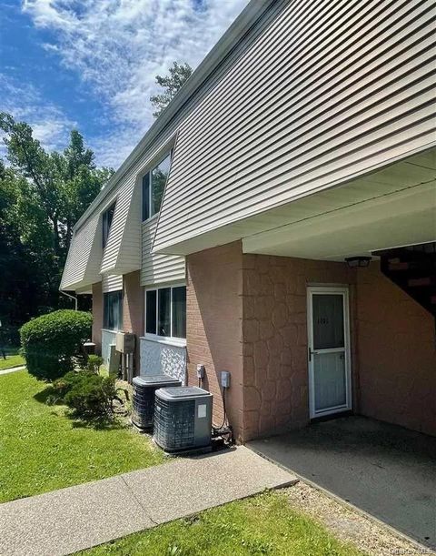 Homes For Sale - 1201 Mcintosh Place #12A<br/> Newburgh, NY 12550