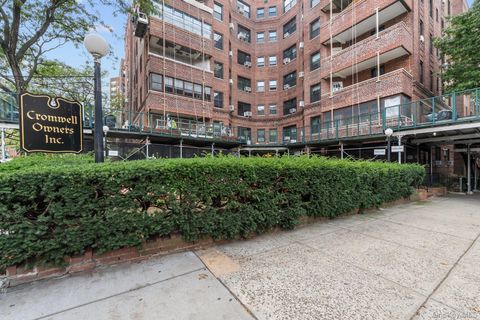 Photo of 69-60 108th Street #503, Forest Hills, NY 11375 (MLS # 914279)