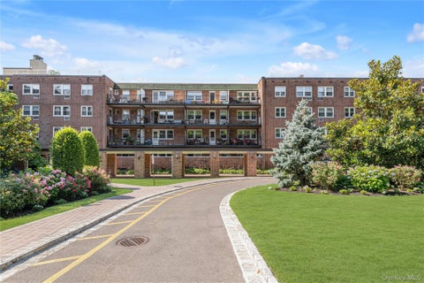 Homes For Sale - 32 Pearsall Avenue #3F<br/> Nassau County, Glen Cove, NY 11542