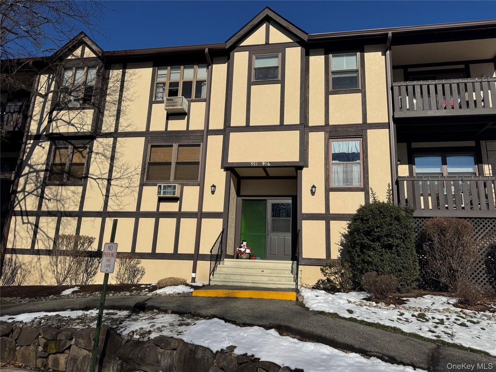 Photo of 952 Sierra Vista Lane, Valley Cottage, NY 10989 (MLS # 944674)