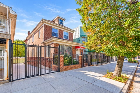 Photo of 1766 Gleason Avenue, Bronx, NY 10472 (MLS # 1065748)