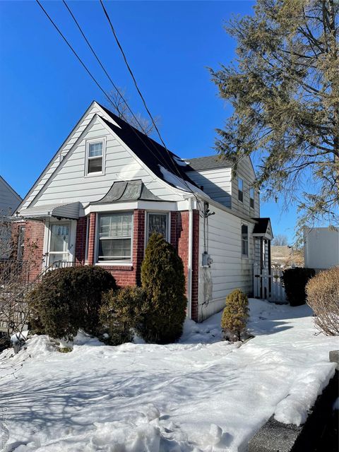 39 McCollom Place Yonkers NY 10704