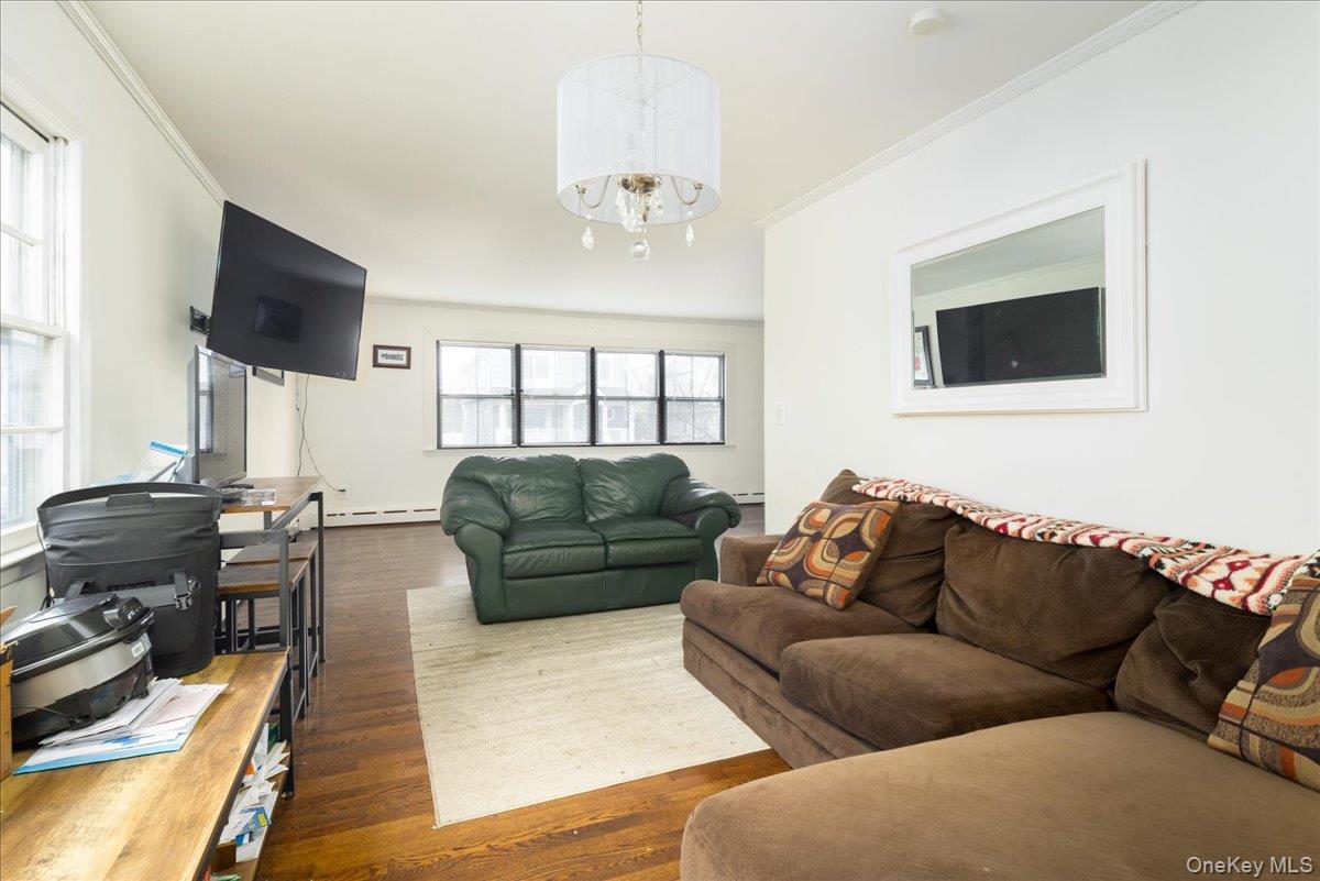 525 E Beech Street 1st Fl - Photo 4