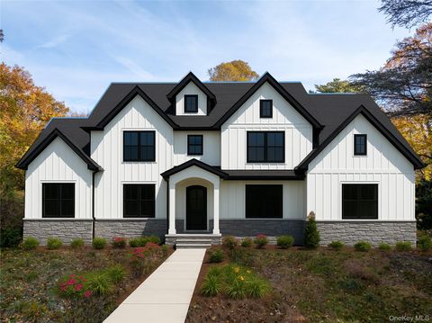 Photo of 81 Old Broadway Avenue, Sayville, NY 11782 (MLS # 935606)