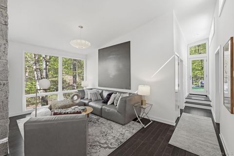 Tiny photo for 150 N Healy Avenue, Hartsdale, NY 10530 (MLS # 947040)