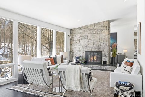 Photo for 150 N Healy Avenue, Hartsdale, NY 10530 (MLS # 947040)