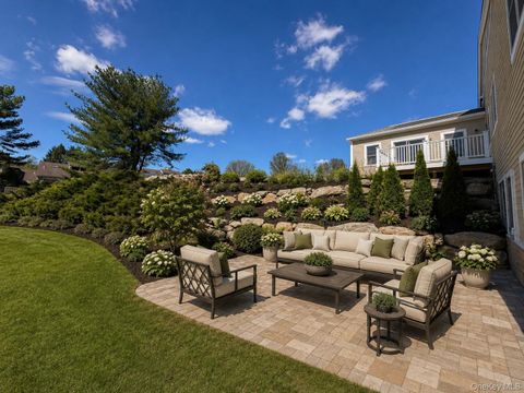 Apartment For Rent - 904 Oakridge Common<br/> Westchester County, South Salem, NY 10590