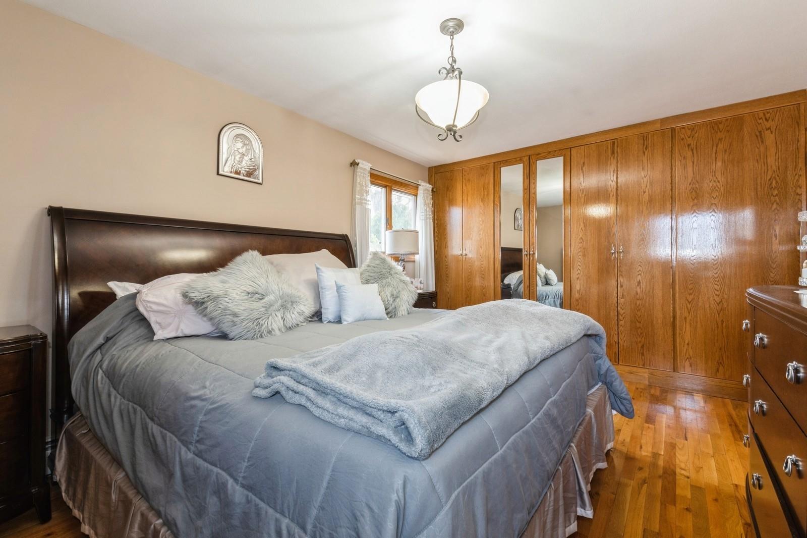 293 Hunnewell Avenue, Elmont, New York image 15