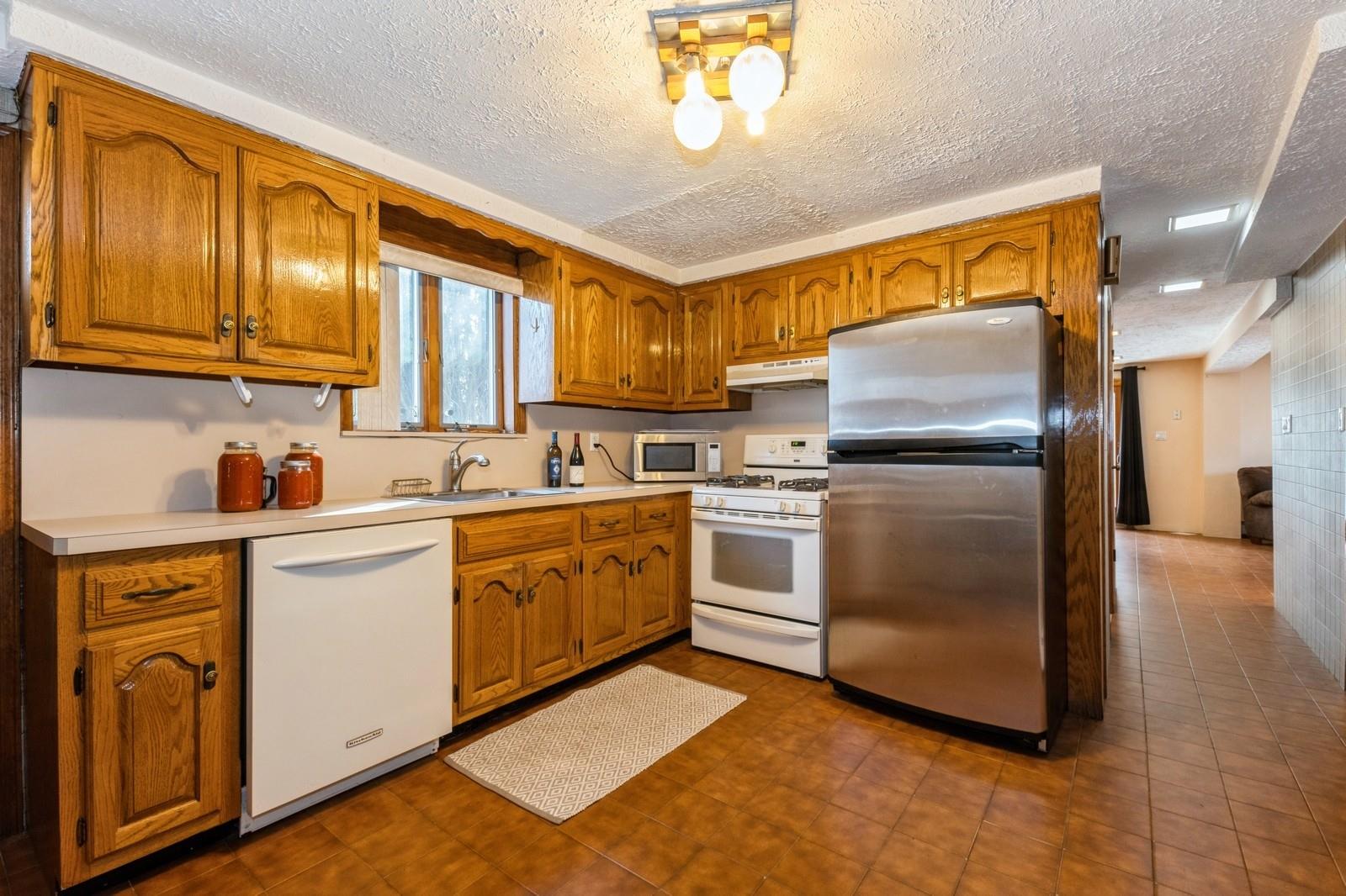 293 Hunnewell Avenue, Elmont, New York image 17