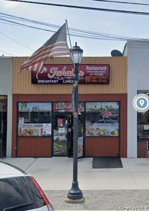 Photo of 161 S Wellwood Avenue, Lindenhurst, NY 11757 (MLS # 938938)