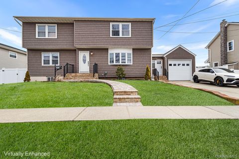 2309 Mattituck Avenue Seaford NY 11783