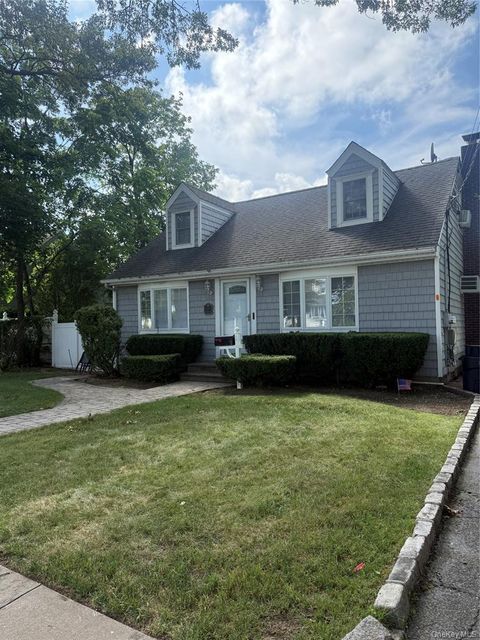 35 Midwood Avenue Farmingdale NY 11735