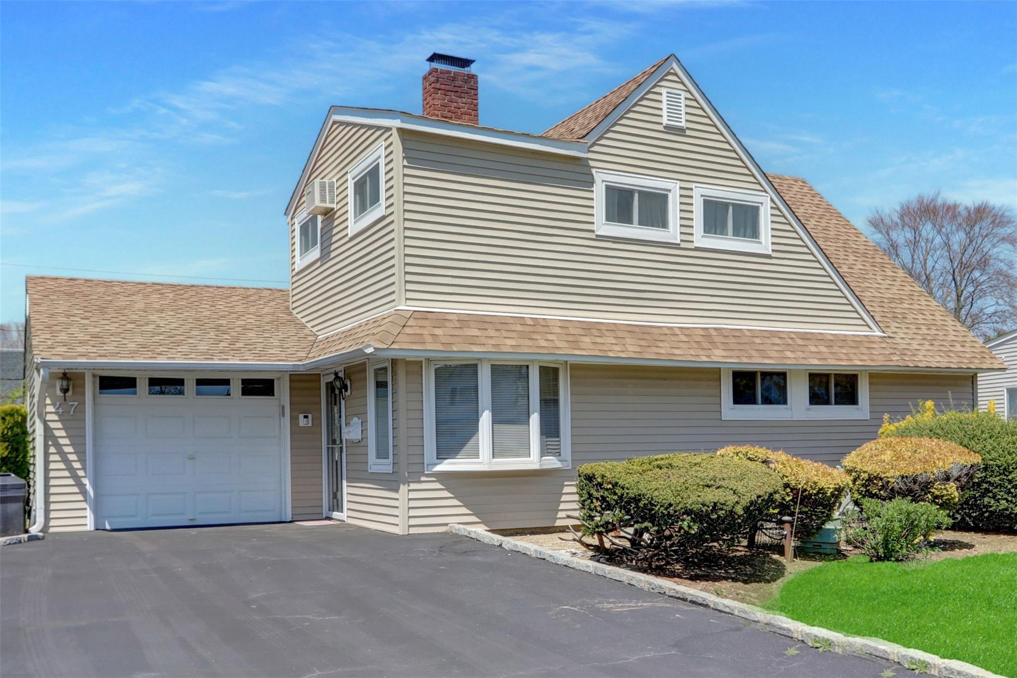 47 Elves Lane, Levittown, New York image 1