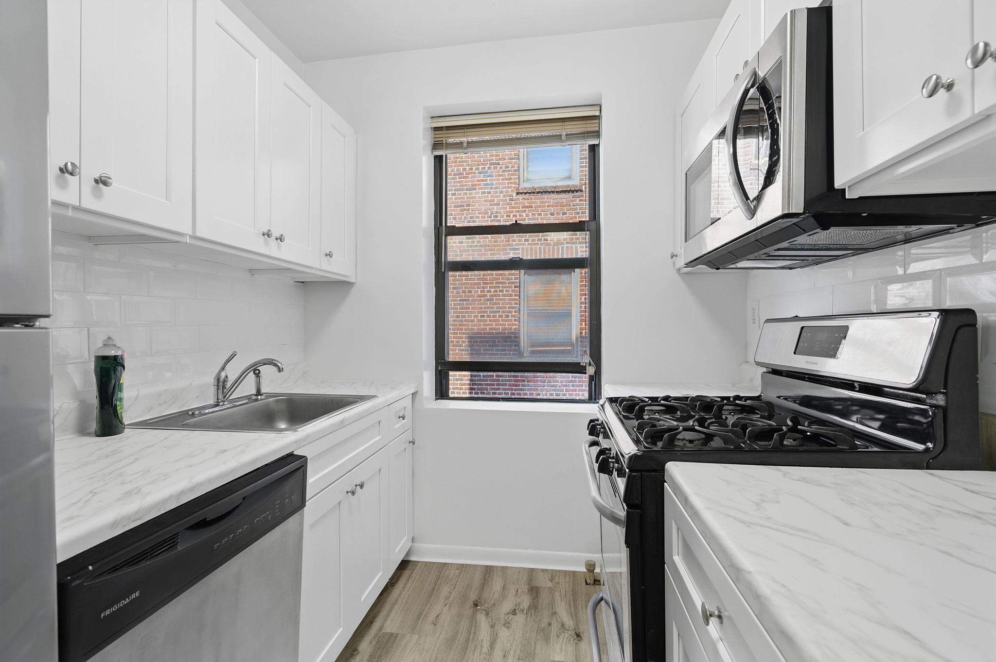 White Plains, New York 10601, United States, 1 Bedroom Bedrooms, ,1 BathroomBathrooms,Residential,Pending,151388