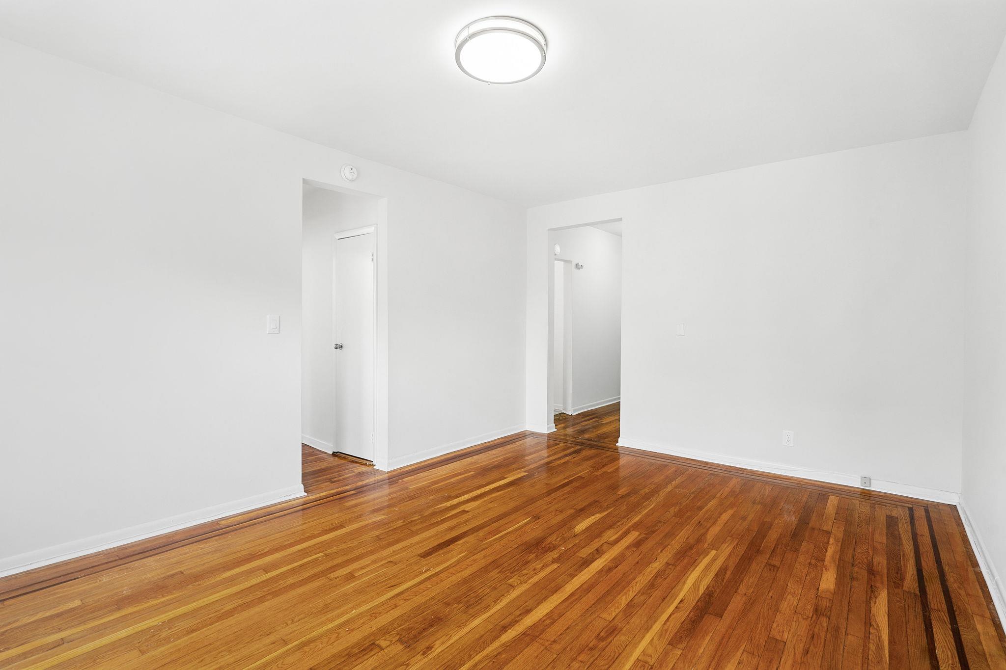 White Plains, New York 10601, United States, 1 Bedroom Bedrooms, ,1 BathroomBathrooms,Residential,Pending,151388