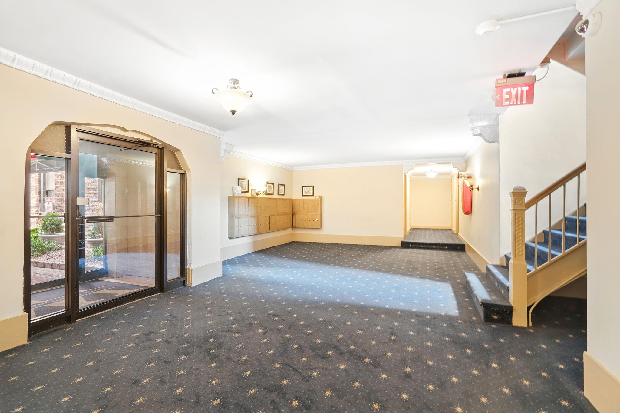 White Plains, New York 10601, United States, 1 Bedroom Bedrooms, ,1 BathroomBathrooms,Residential,Pending,151388