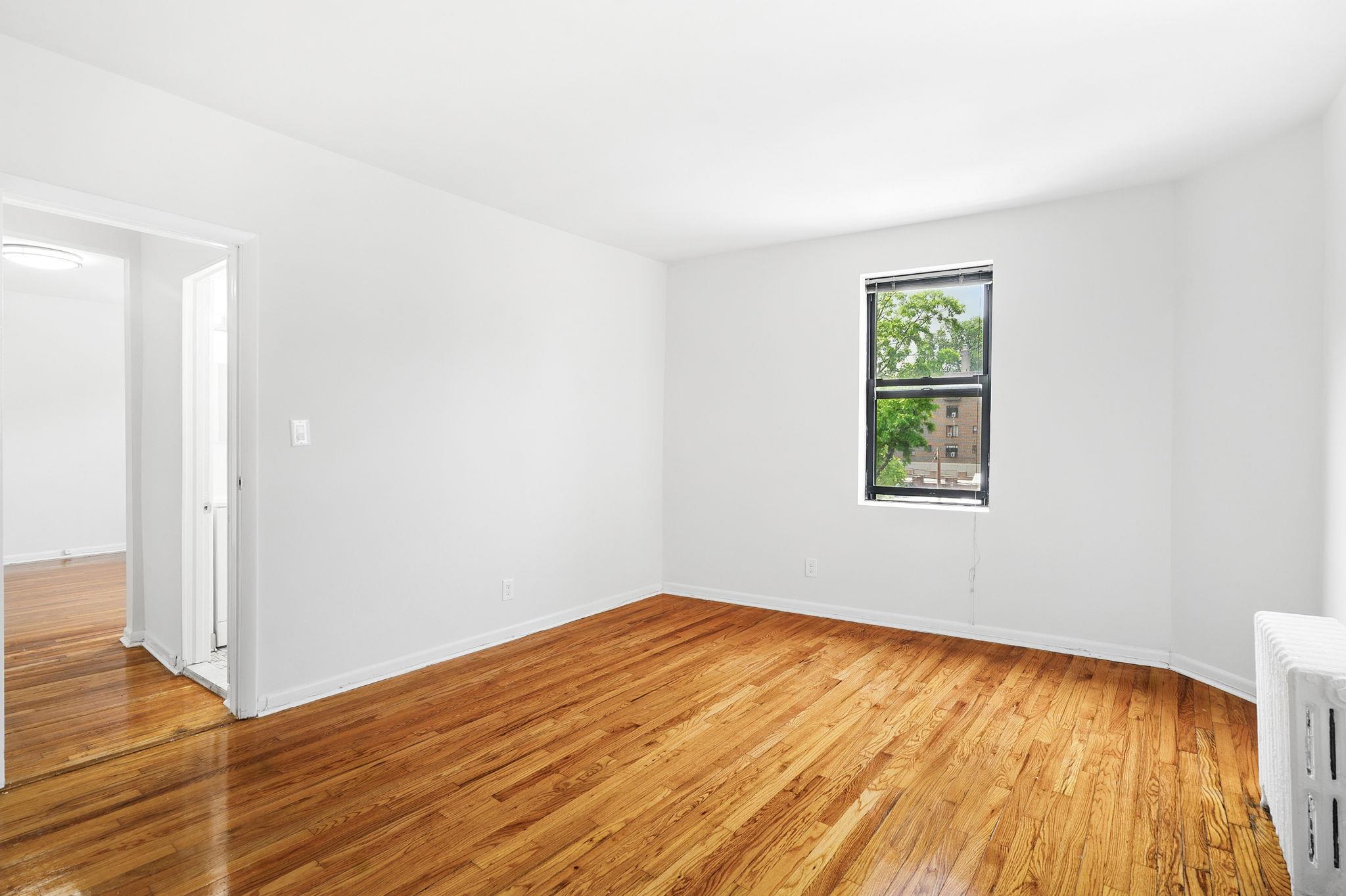 White Plains, New York 10601, United States, 1 Bedroom Bedrooms, ,1 BathroomBathrooms,Residential,Pending,151388