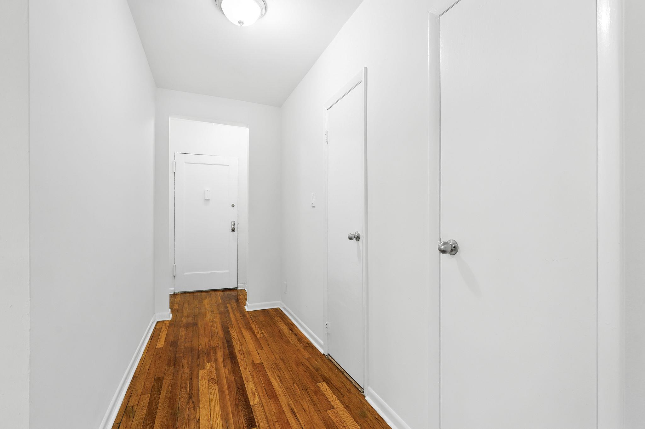 White Plains, New York 10601, United States, 1 Bedroom Bedrooms, ,1 BathroomBathrooms,Residential,Pending,151388