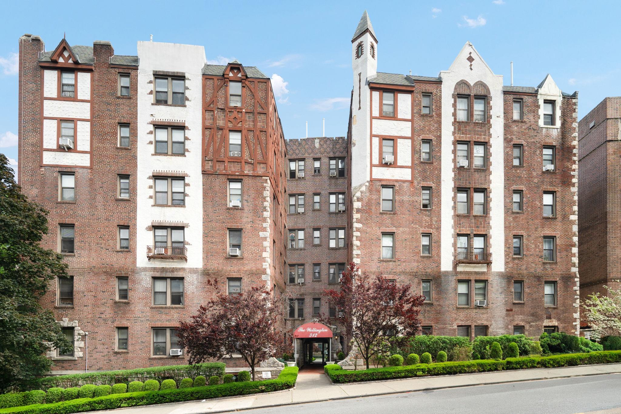 Property for Sale at Main Street 4F, White Plains, New York - Bedrooms: 1 
Bathrooms: 1 
Rooms: 5  - $315,000