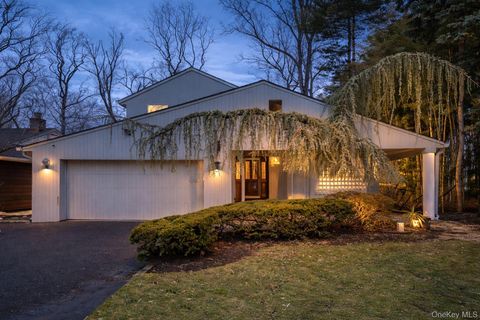 Homes For Sale - 127 Wooleys Lane<br/> Great Neck, NY 11023