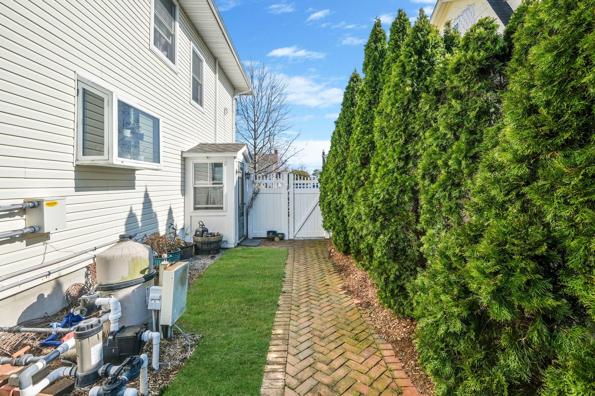 11 Bohack Court, Sayville, New York image 36