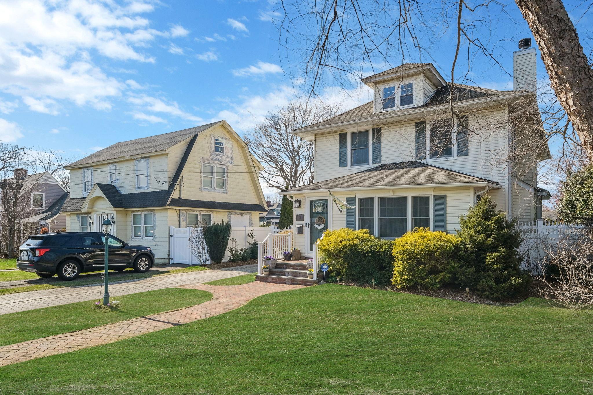 11 Bohack Court, Sayville, New York image 3