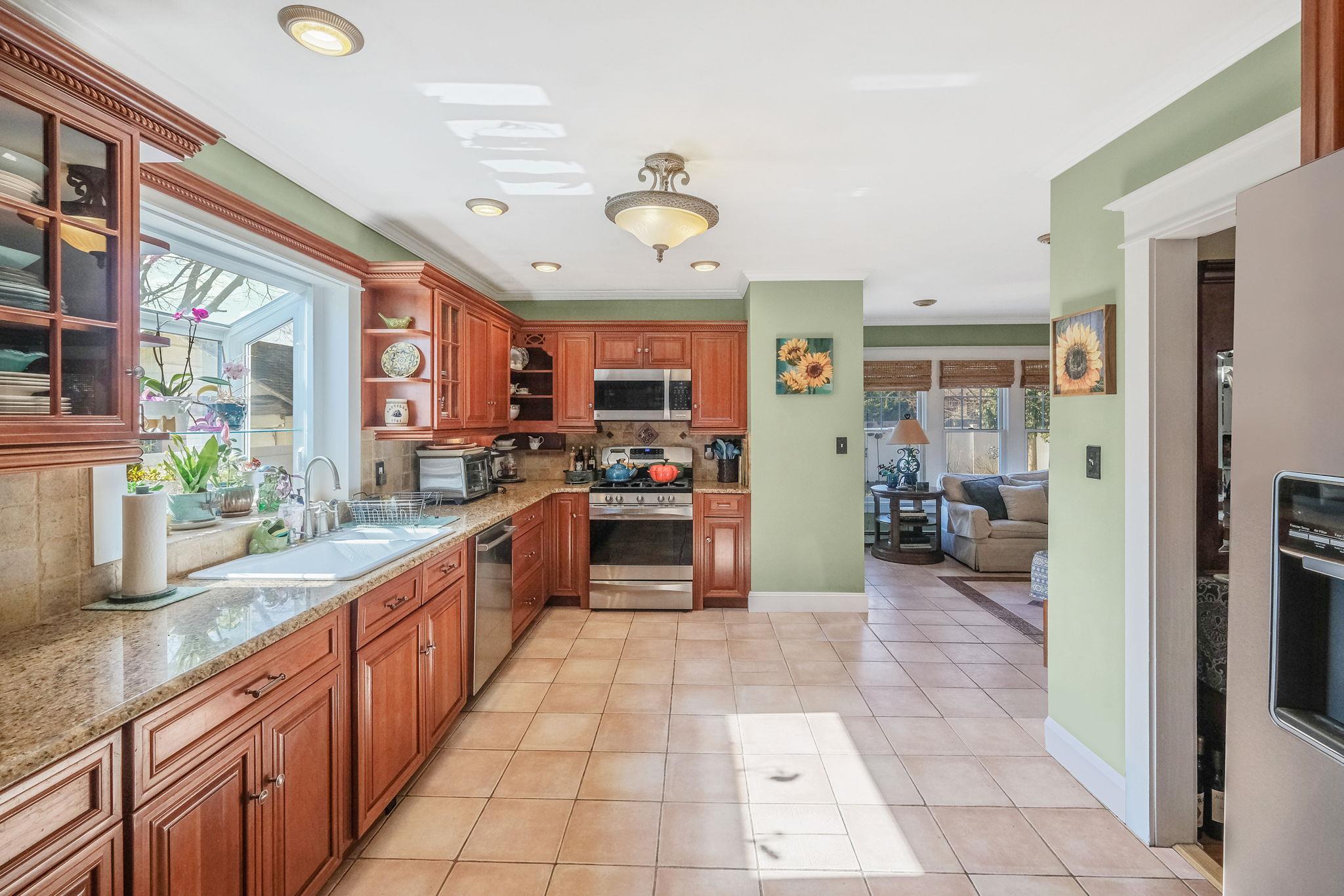 11 Bohack Court, Sayville, New York image 13