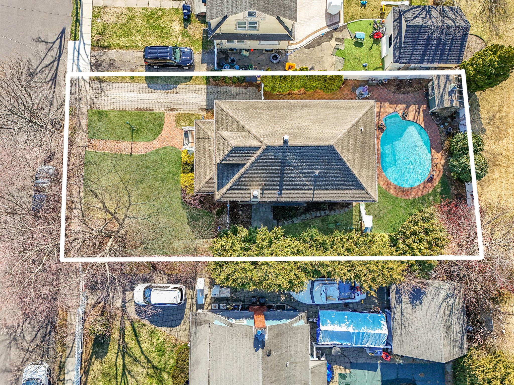 11 Bohack Court, Sayville, New York image 2