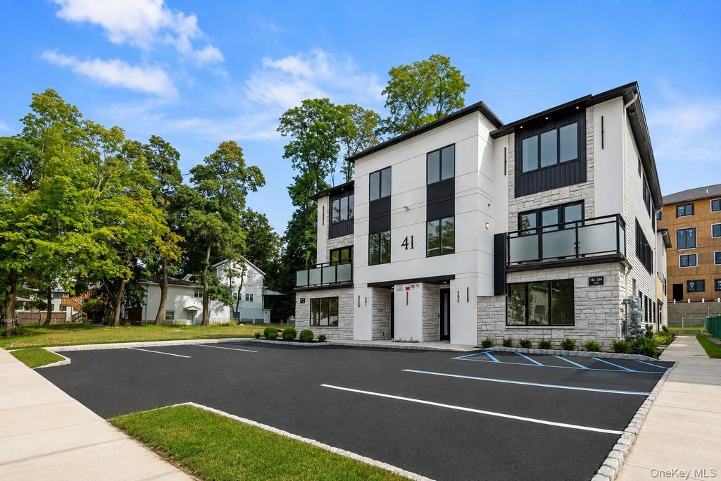 Photo of 41 Saddle River Road #202, Monsey, NY 10952 (MLS # 1064116)