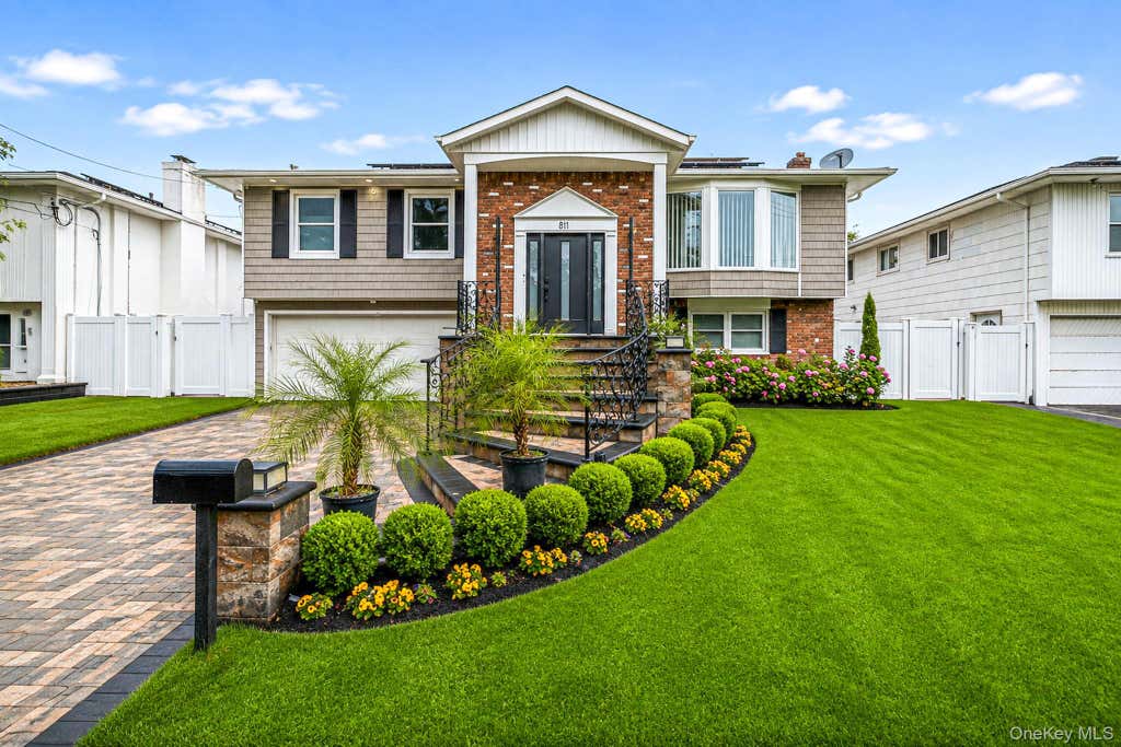 Photo of 811 Bonnie Drive, Baldwin, NY 11510 (MLS # 1037633)