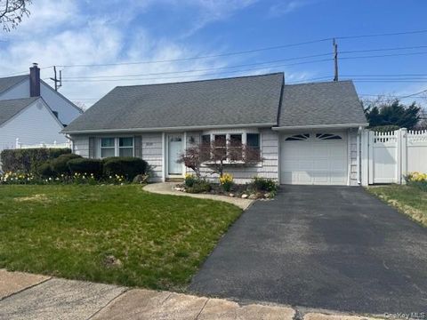 3519 Princeton Drive N Wantagh NY 11793