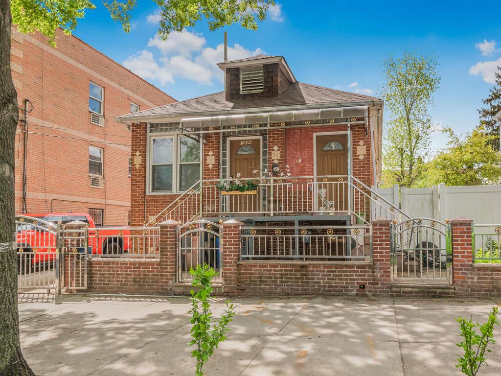 Property for Sale at Lacombe Avenue, Bronx, New York - Bedrooms: 3 
Bathrooms: 2 
Rooms: 6  - $799,000