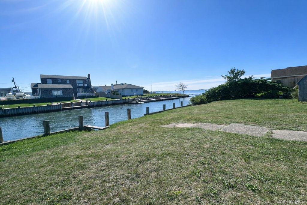 Photo of 39 Barracuda Road, East Quogue, NY 11942 (MLS # 987230)