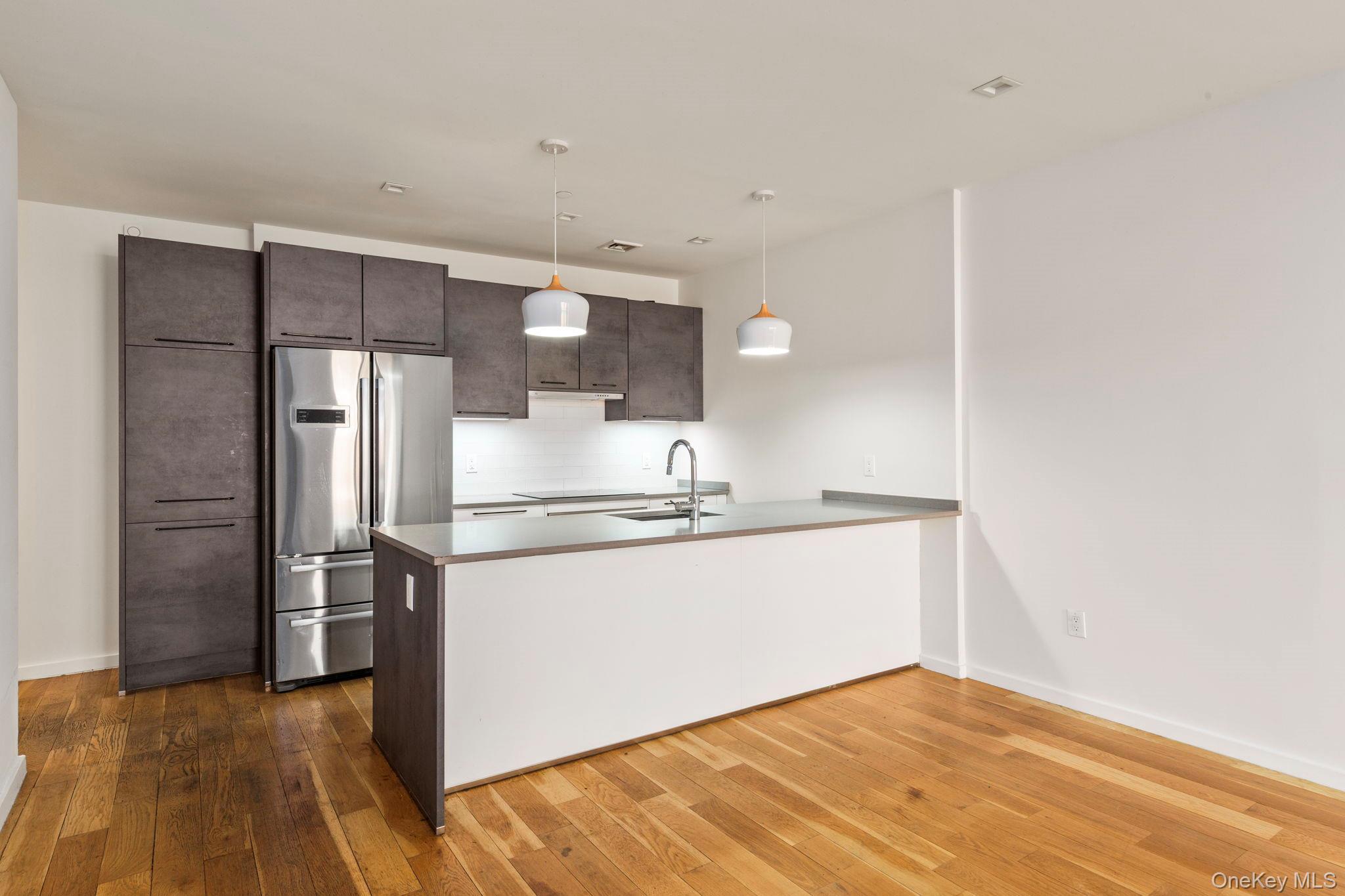 311 Hart Street 1B
