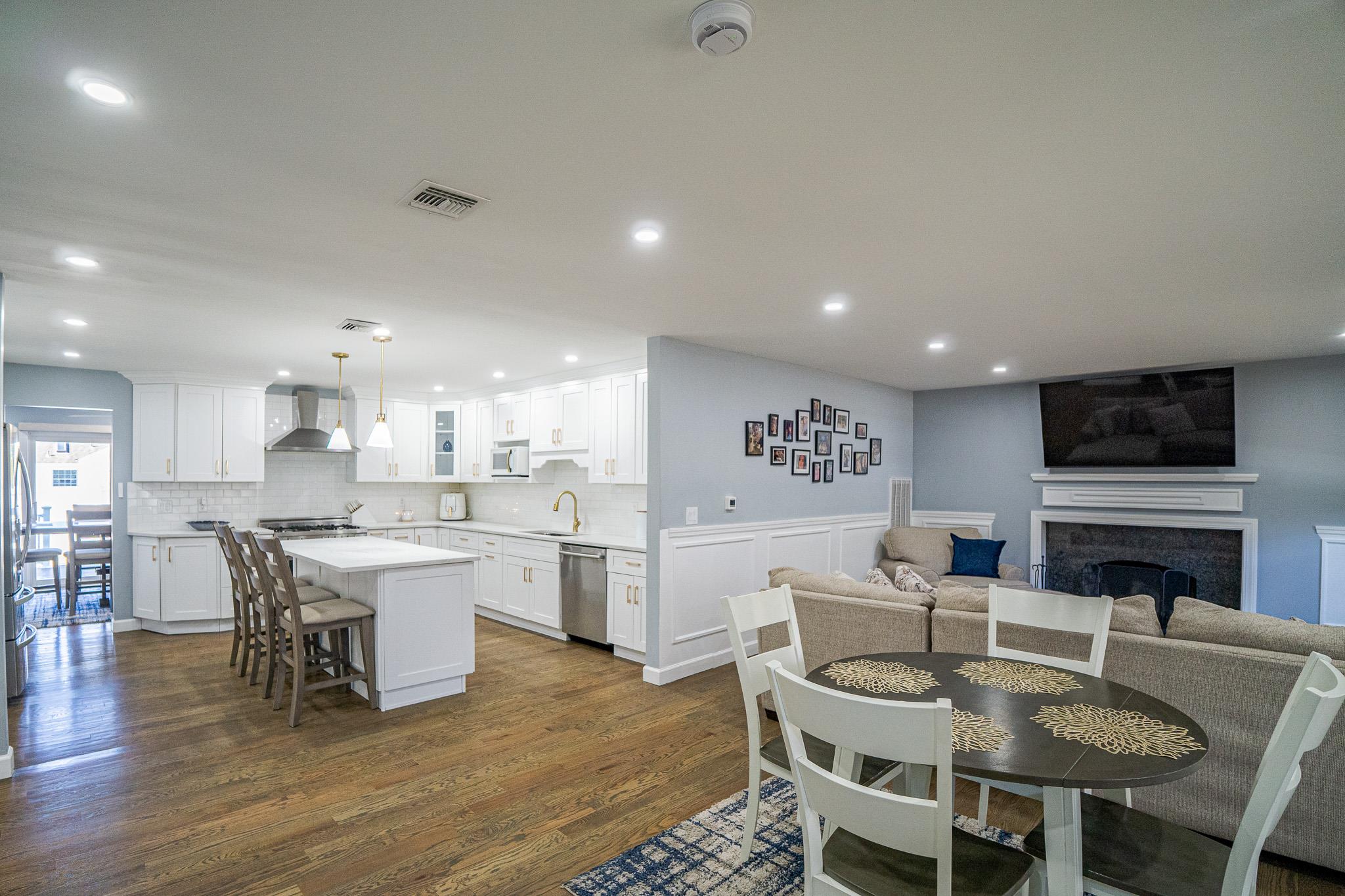20 E Bay Drive, West Islip, New York image 11