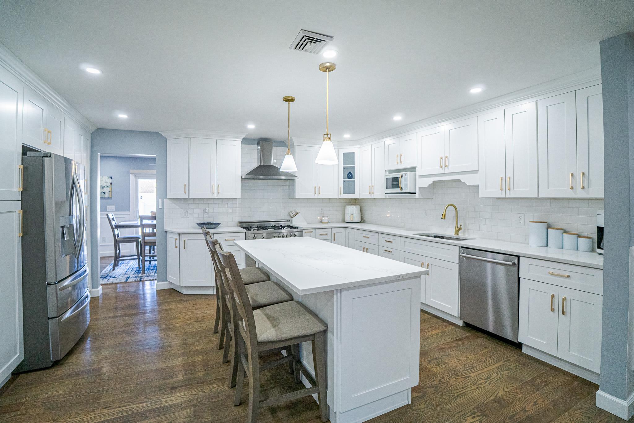 20 E Bay Drive, West Islip, New York image 6