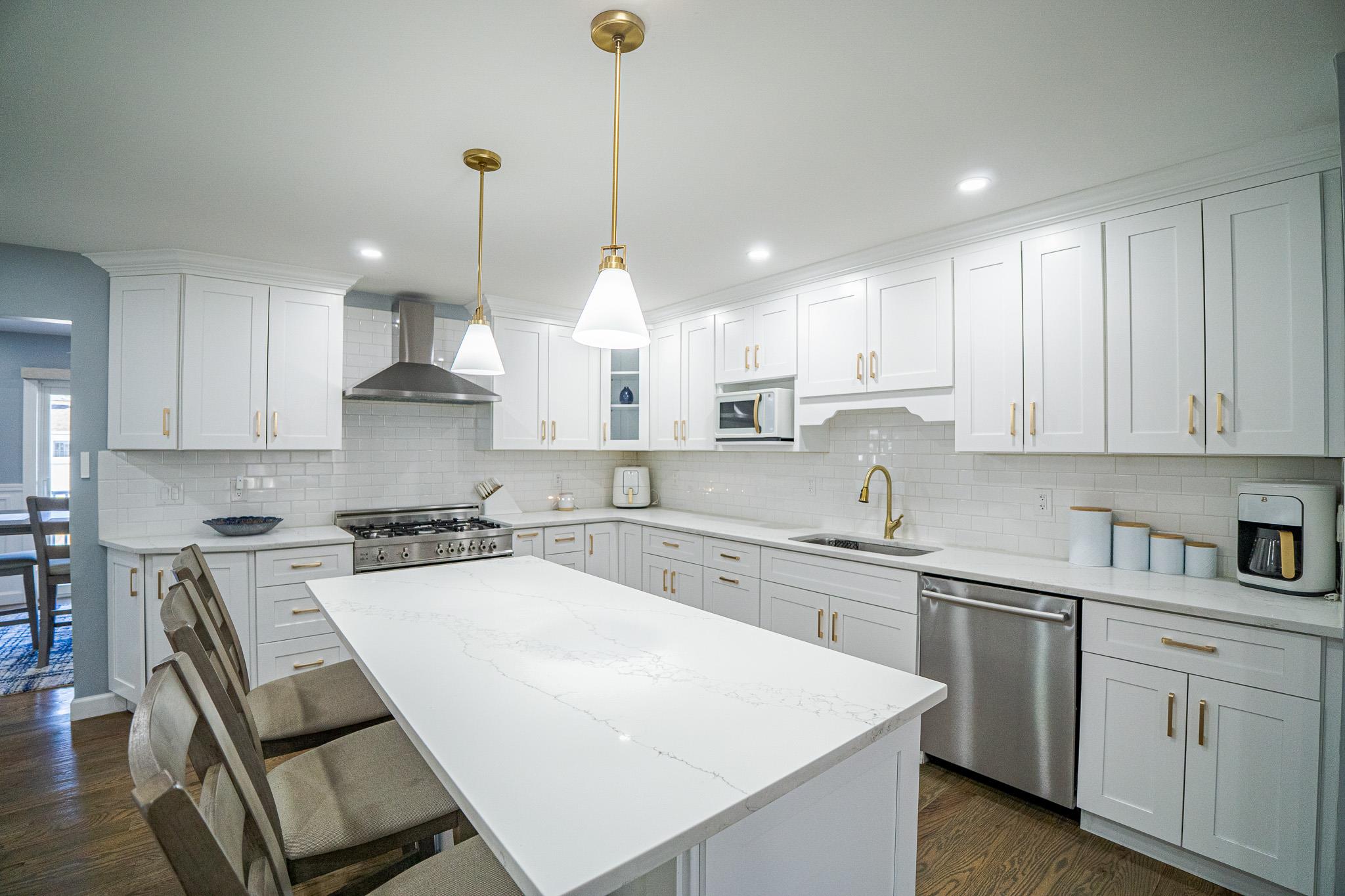 20 E Bay Drive, West Islip, New York image 8