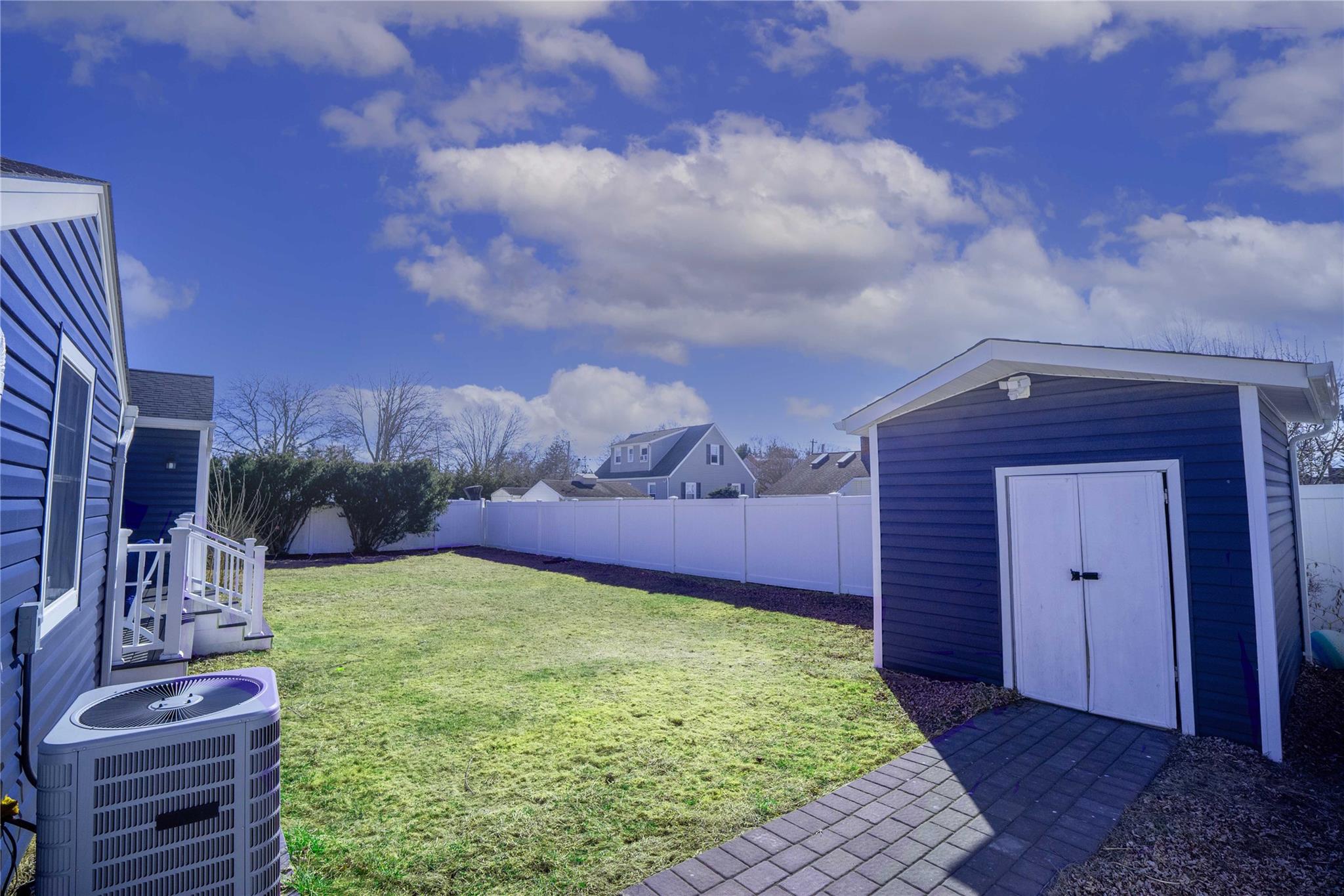 20 E Bay Drive, West Islip, New York image 29