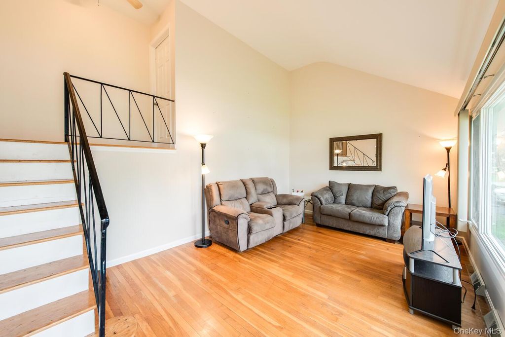 Photo of 4 Edgewood Drive, Saugerties, NY 12477 (MLS # 969411)