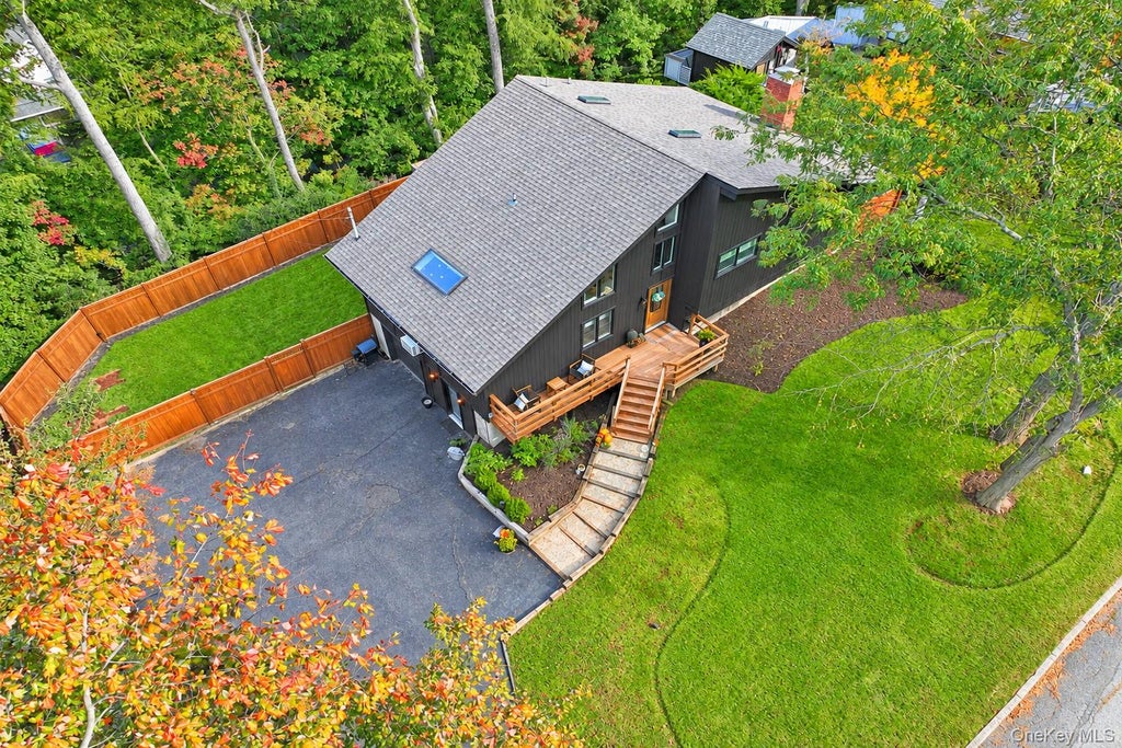 Photo of 10 Cathy Court, Northport, NY 11768 (MLS # 1056675)