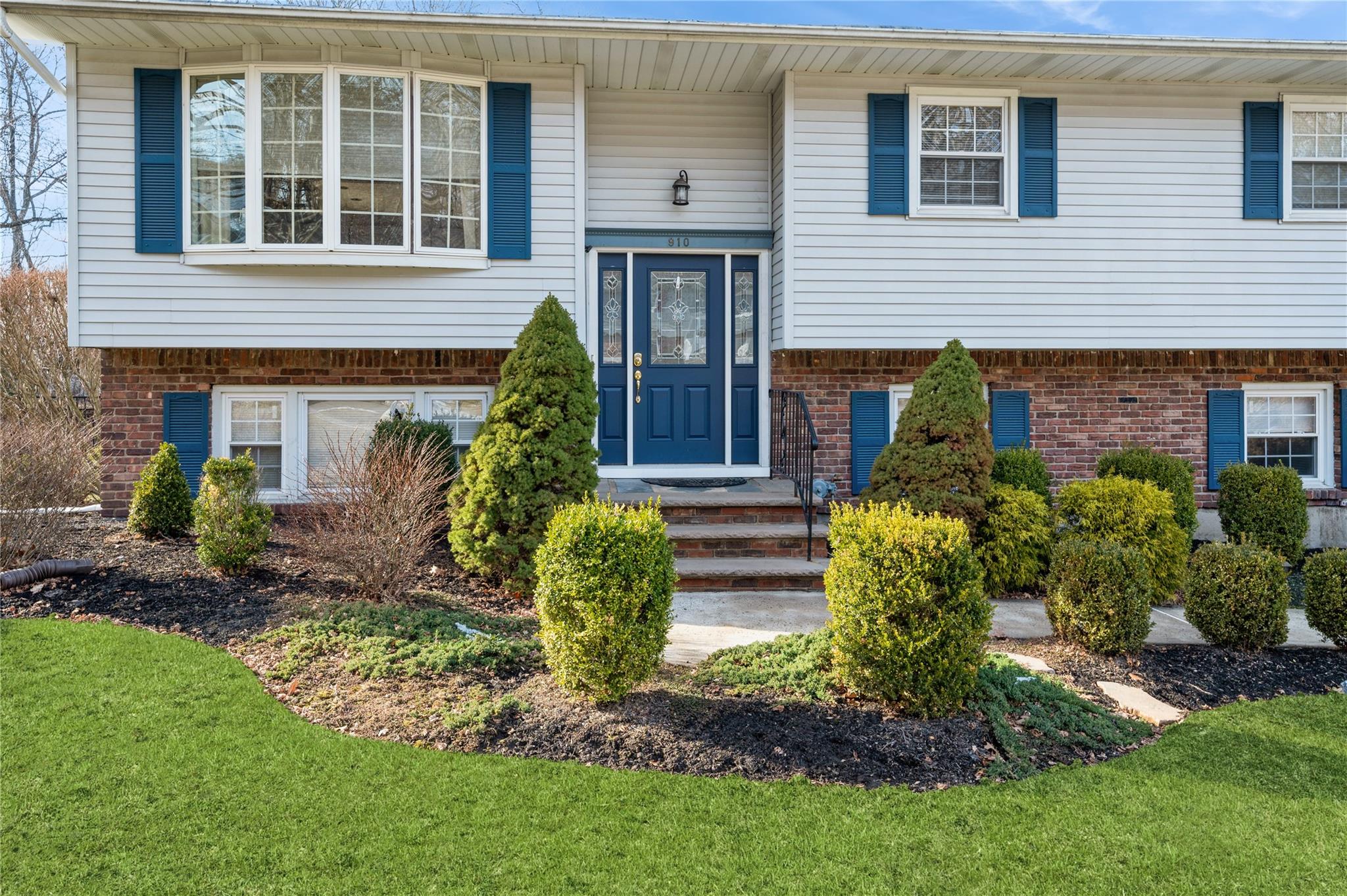 910 Ashland Street, Valley Cottage, New York image 2