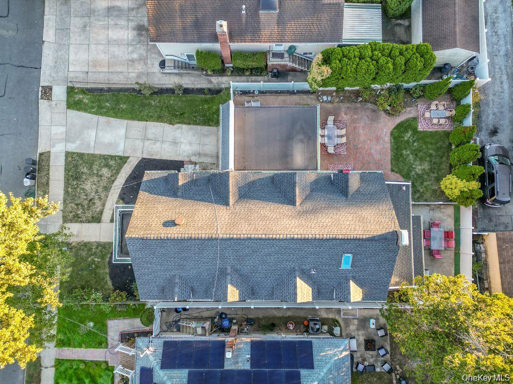 Malverne, New York 11565, United States, 5 Bedrooms Bedrooms, ,3 BathroomsBathrooms,Residential,Active,248966