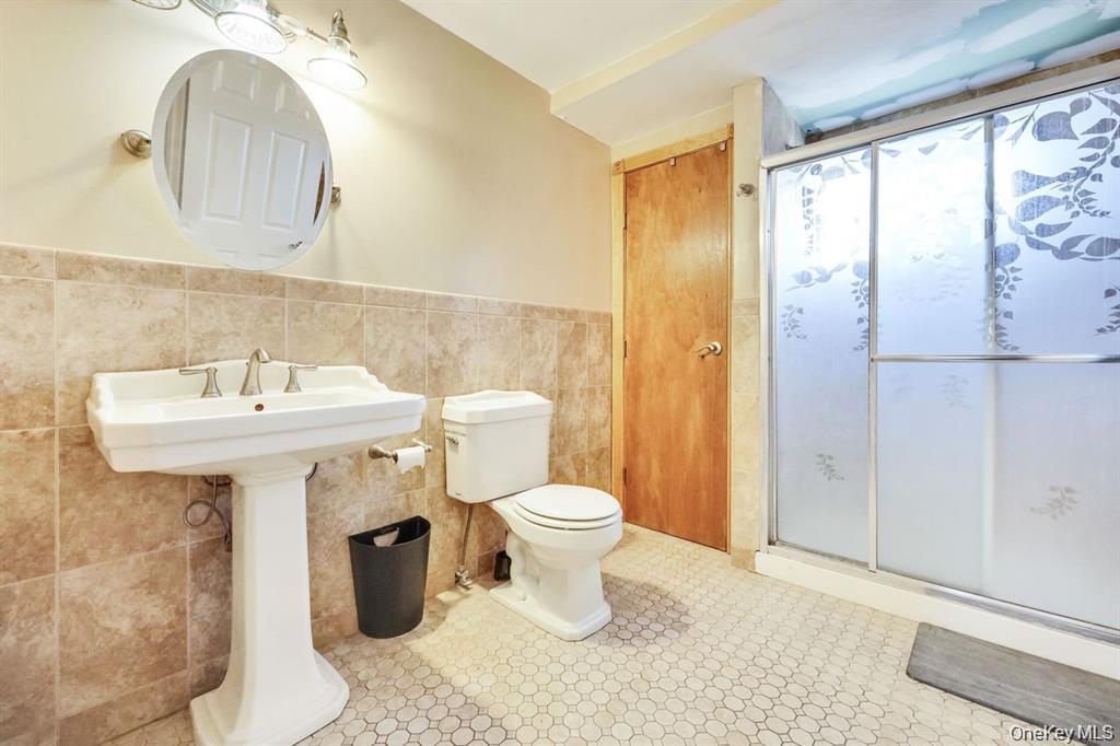 Malverne, New York 11565, United States, 5 Bedrooms Bedrooms, ,3 BathroomsBathrooms,Residential,Active,248966